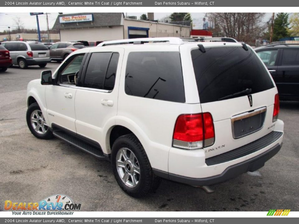 2004 Lincoln Aviator Luxury AWD Ceramic White Tri Coat / Light Parchment Photo #9