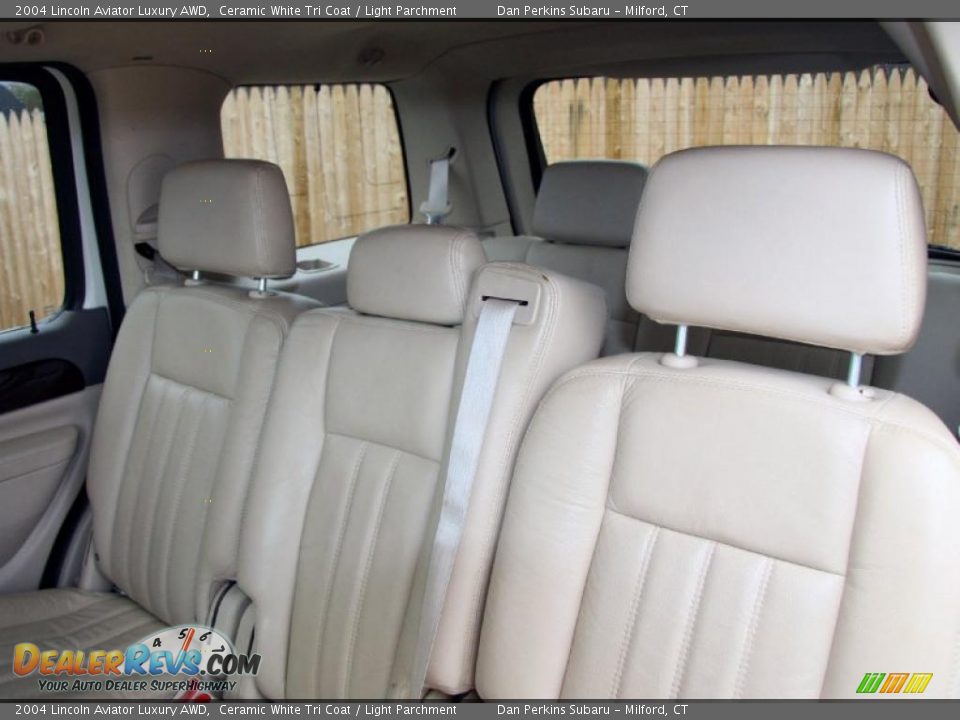 Light Parchment Interior - 2004 Lincoln Aviator Luxury AWD Photo #12