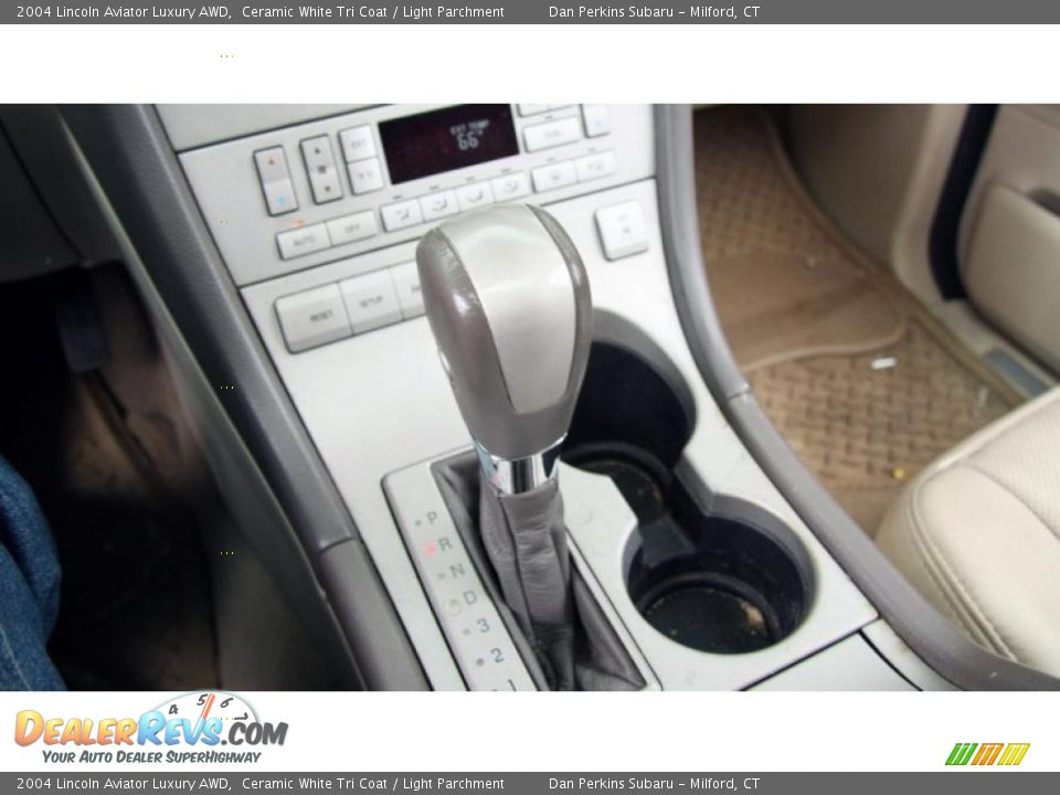 2004 Lincoln Aviator Luxury AWD Shifter Photo #23