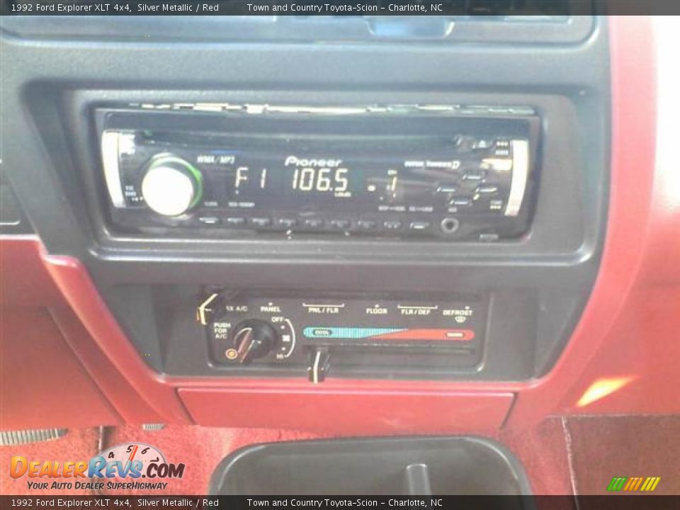 1992 Ford Explorer XLT 4x4 Silver Metallic / Red Photo #8