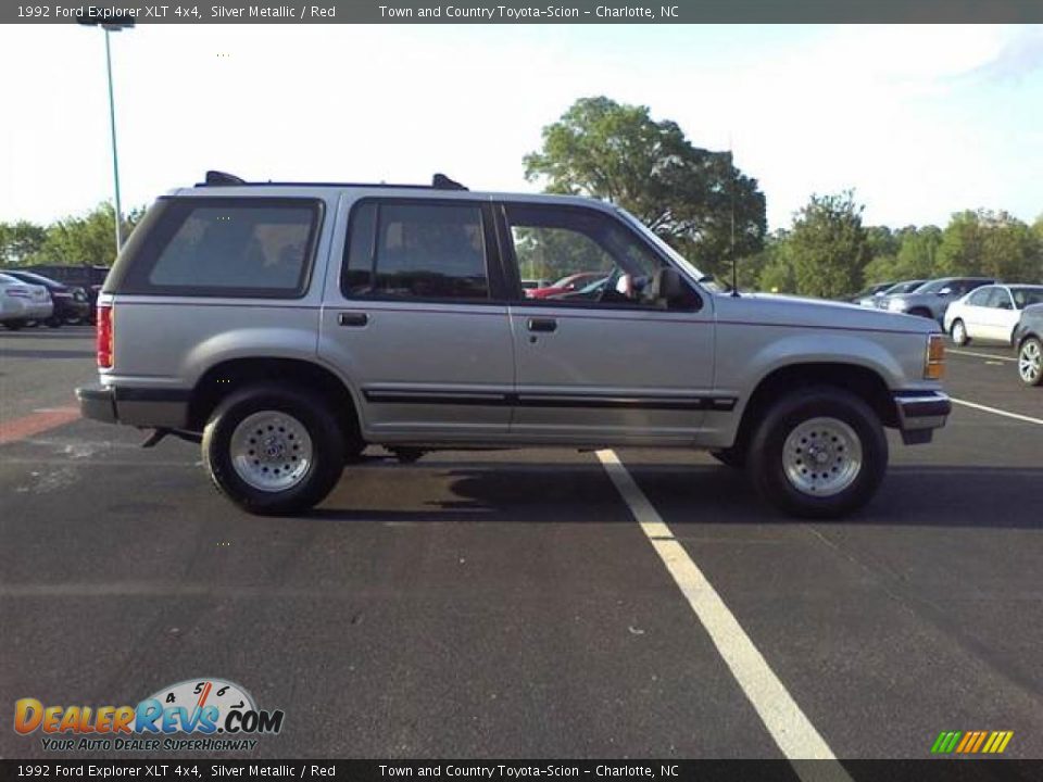 Silver Metallic 1992 Ford Explorer XLT 4x4 Photo #17