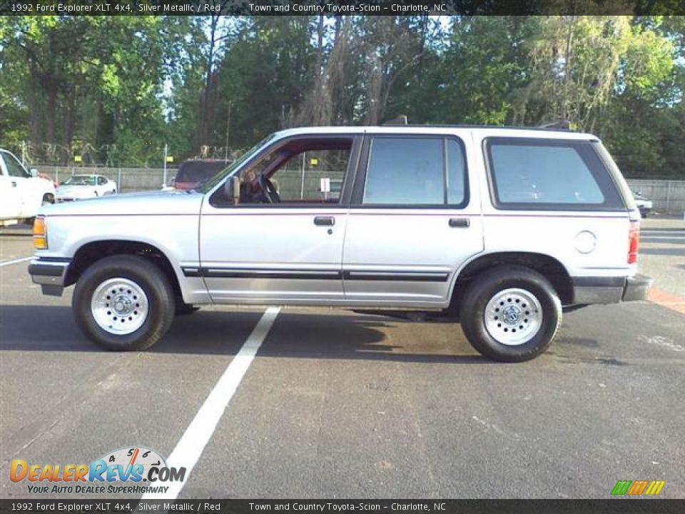 Silver Metallic 1992 Ford Explorer XLT 4x4 Photo #18