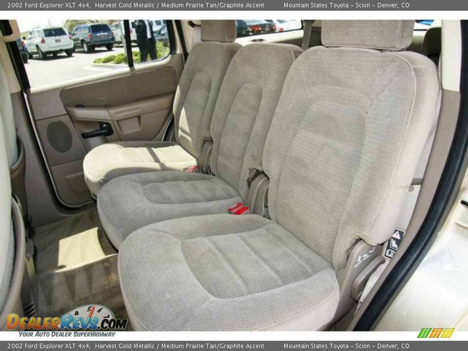 2002 Ford Explorer XLT 4x4 Harvest Gold Metallic / Medium Prairie Tan/Graphite Accent Photo #11