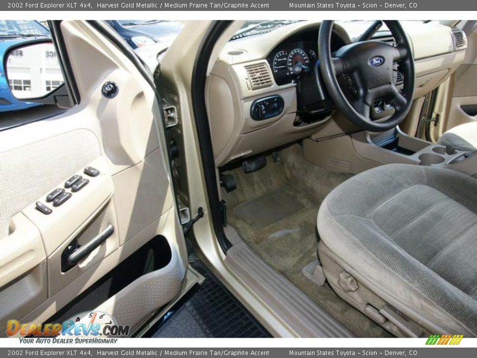 2002 Ford Explorer XLT 4x4 Harvest Gold Metallic / Medium Prairie Tan/Graphite Accent Photo #17