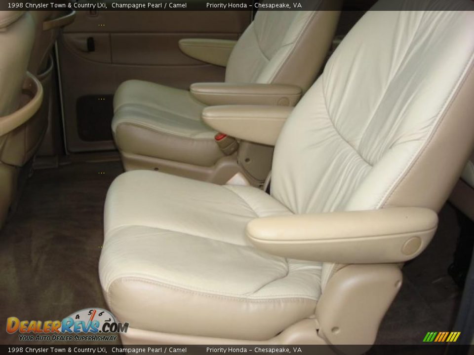Camel Interior - 1998 Chrysler Town & Country LXi Photo #9
