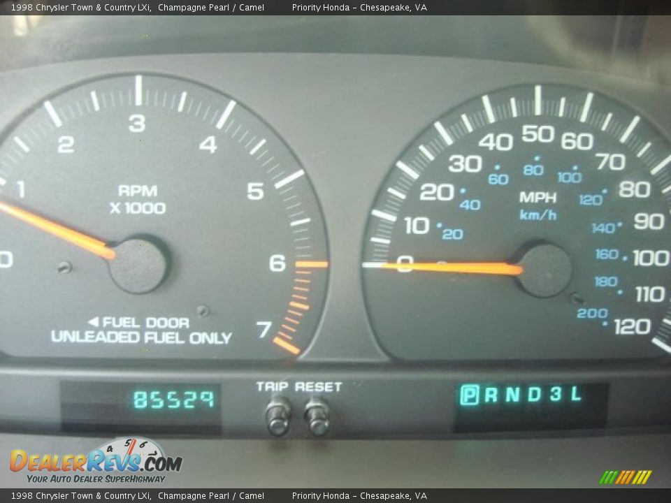 1998 Chrysler Town & Country LXi Champagne Pearl / Camel Photo #13