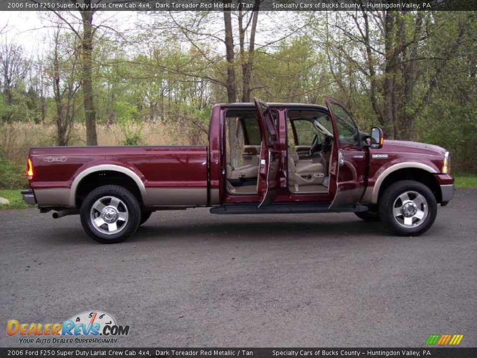 2006 Ford F250 Super Duty Lariat Crew Cab 4x4 Dark Toreador Red Metallic / Tan Photo #16