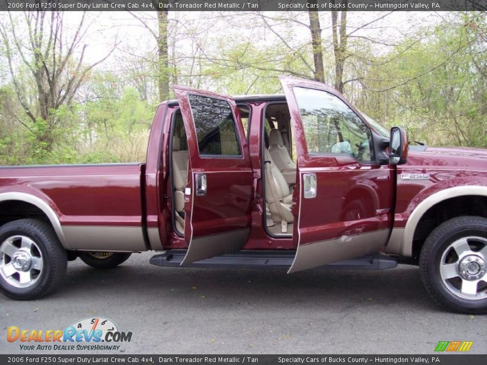 2006 Ford F250 Super Duty Lariat Crew Cab 4x4 Dark Toreador Red Metallic / Tan Photo #17