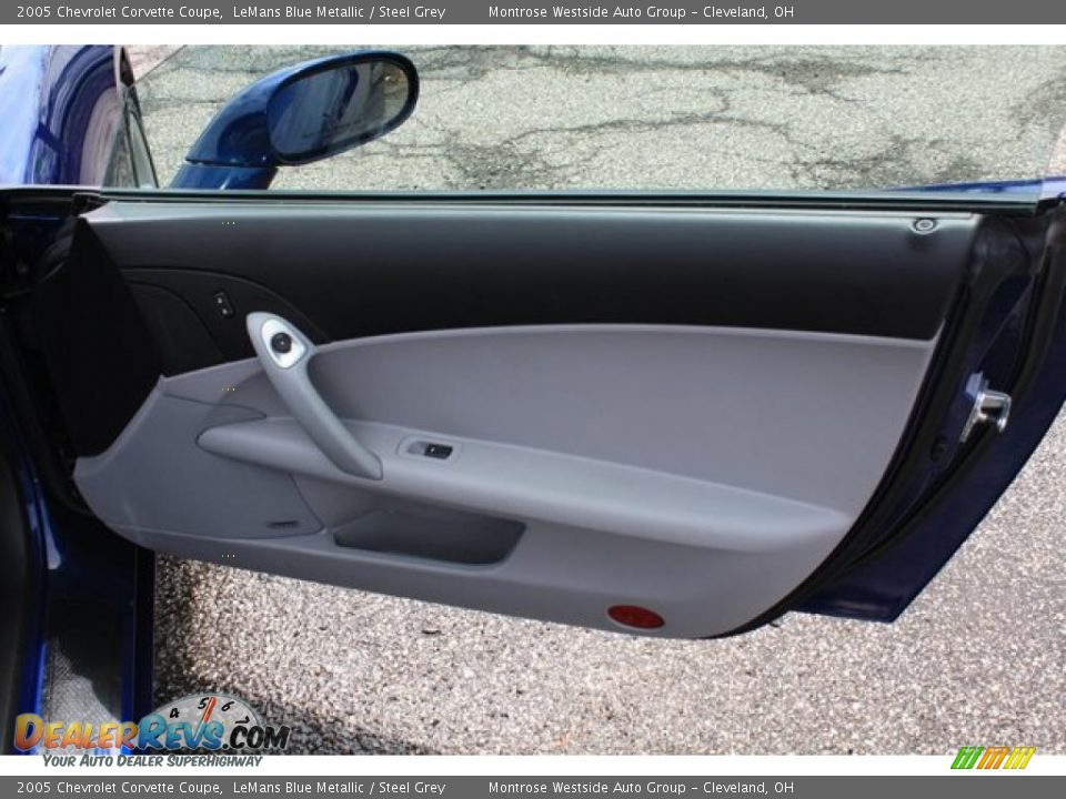 Door Panel of 2005 Chevrolet Corvette Coupe Photo #19