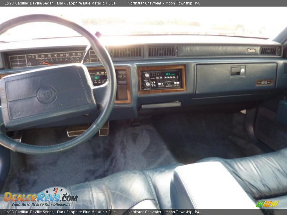 Dashboard of 1993 Cadillac DeVille Sedan Photo #8