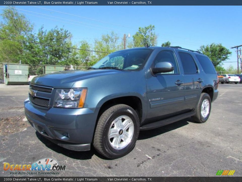 Front 3/4 View of 2009 Chevrolet Tahoe LT Photo #3