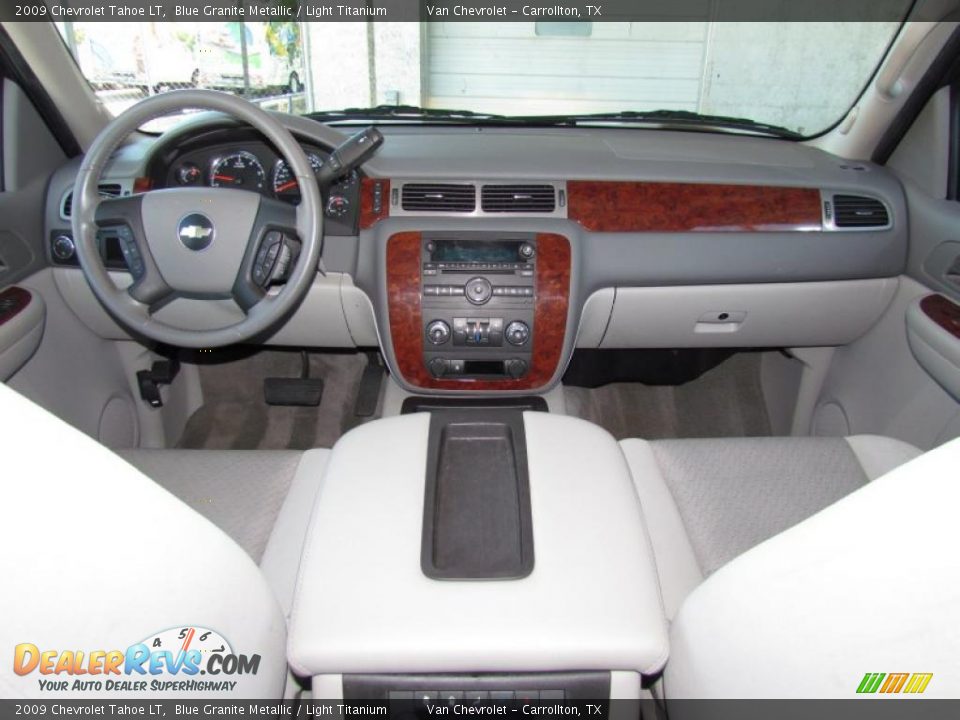 Dashboard of 2009 Chevrolet Tahoe LT Photo #13