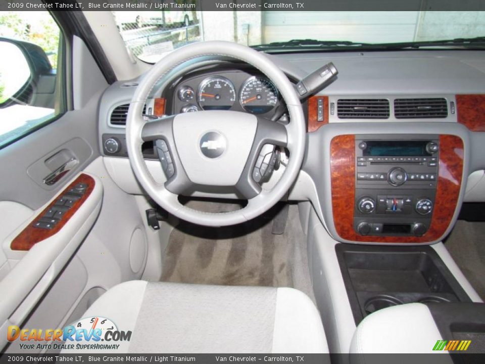 Dashboard of 2009 Chevrolet Tahoe LT Photo #14