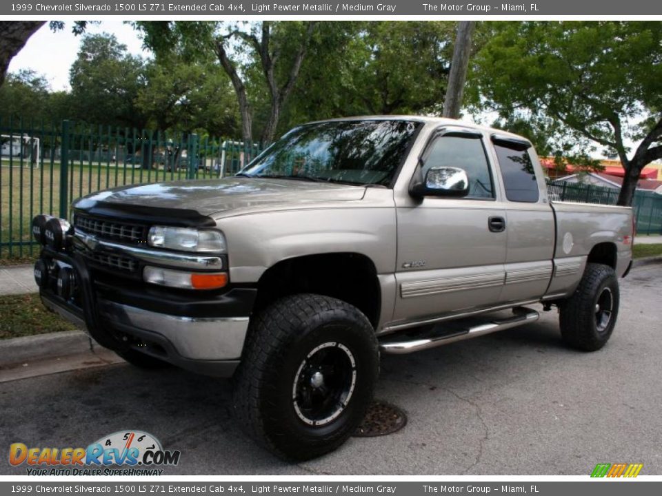 1999 Chevrolet Silverado 1500 LS Z71 Extended Cab 4x4 Light Pewter Metallic / Medium Gray Photo #1