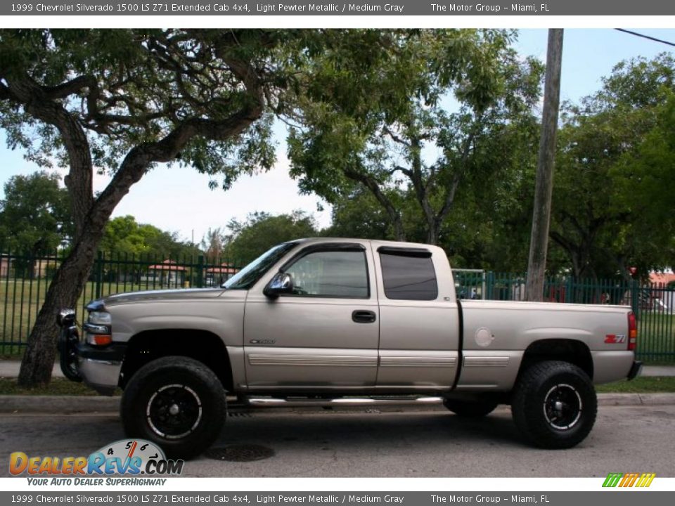 1999 Chevrolet Silverado 1500 LS Z71 Extended Cab 4x4 Light Pewter Metallic / Medium Gray Photo #2