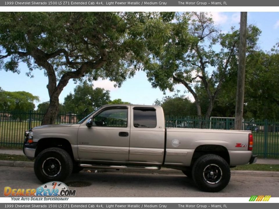 1999 Chevrolet Silverado 1500 LS Z71 Extended Cab 4x4 Light Pewter Metallic / Medium Gray Photo #3