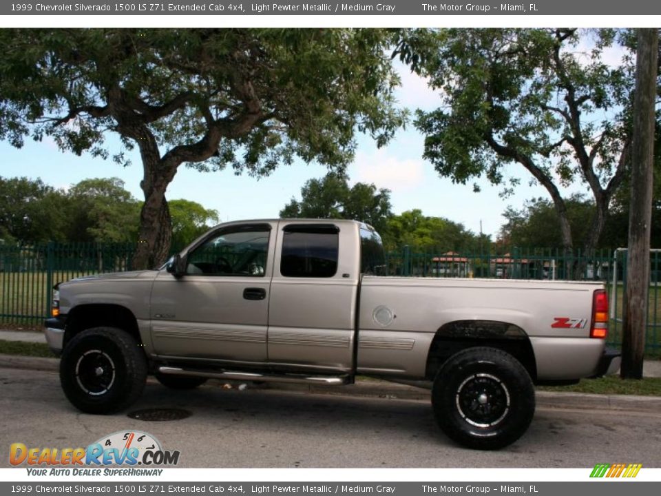 1999 Chevrolet Silverado 1500 LS Z71 Extended Cab 4x4 Light Pewter Metallic / Medium Gray Photo #4