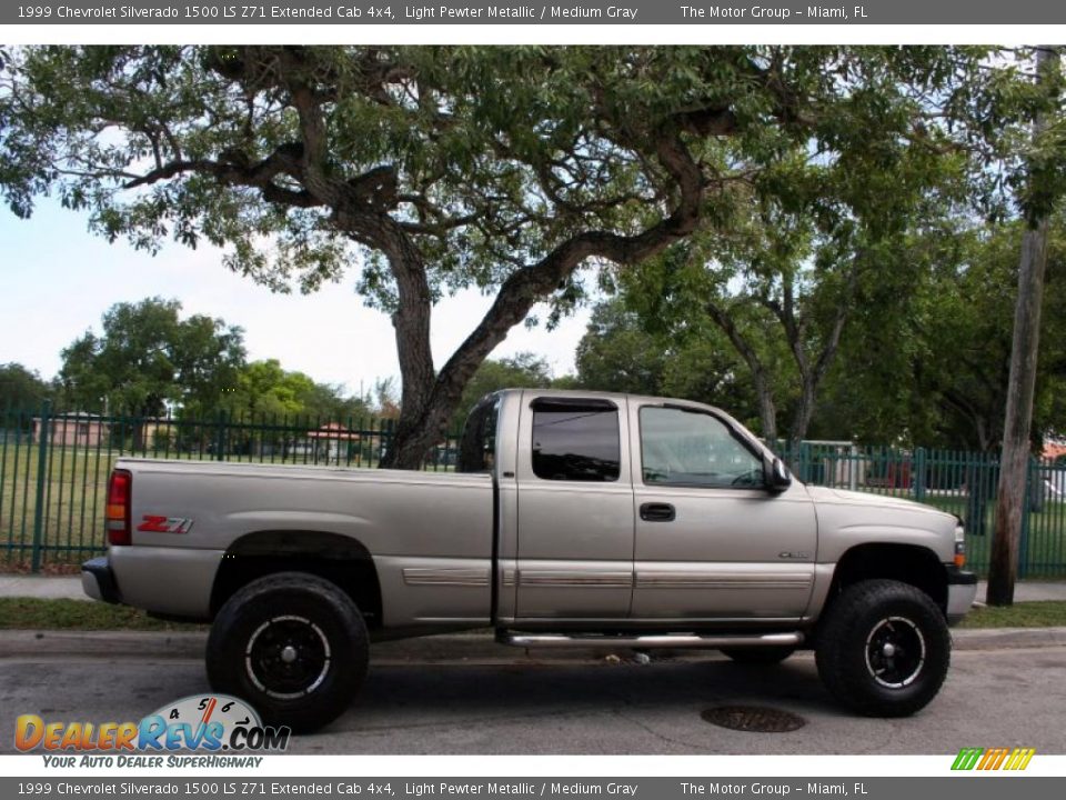 1999 Chevrolet Silverado 1500 LS Z71 Extended Cab 4x4 Light Pewter Metallic / Medium Gray Photo #10