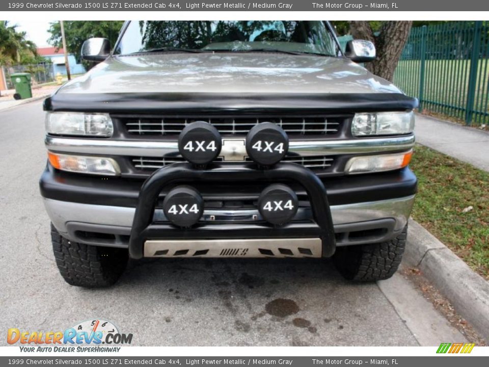 1999 Chevrolet Silverado 1500 LS Z71 Extended Cab 4x4 Light Pewter Metallic / Medium Gray Photo #17