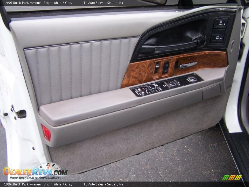 Door Panel of 1996 Buick Park Avenue  Photo #8