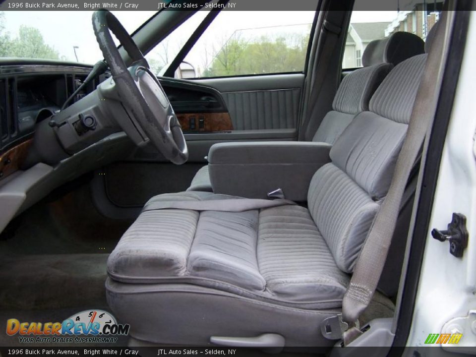 Gray Interior - 1996 Buick Park Avenue  Photo #10