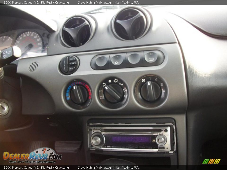 Controls of 2000 Mercury Cougar V6 Photo #10