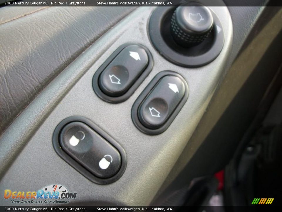 Controls of 2000 Mercury Cougar V6 Photo #14