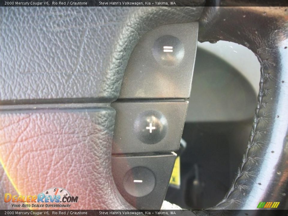 Controls of 2000 Mercury Cougar V6 Photo #16