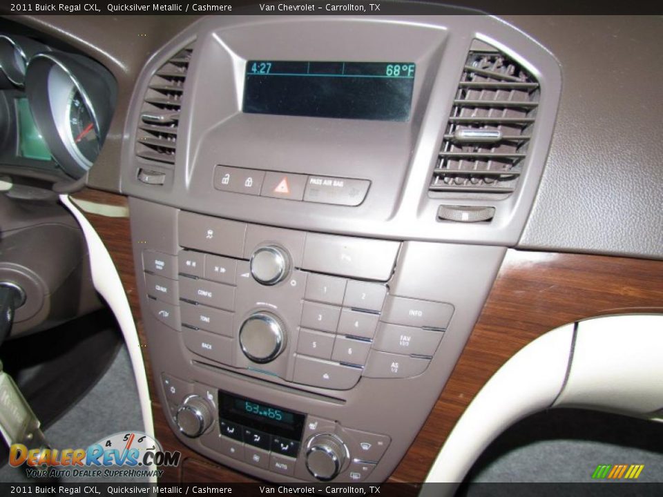 Controls of 2011 Buick Regal CXL Photo #17