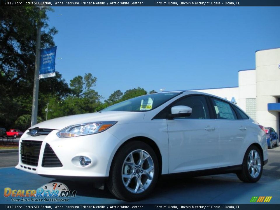 Front 3/4 View of 2012 Ford Focus SEL Sedan Photo #1