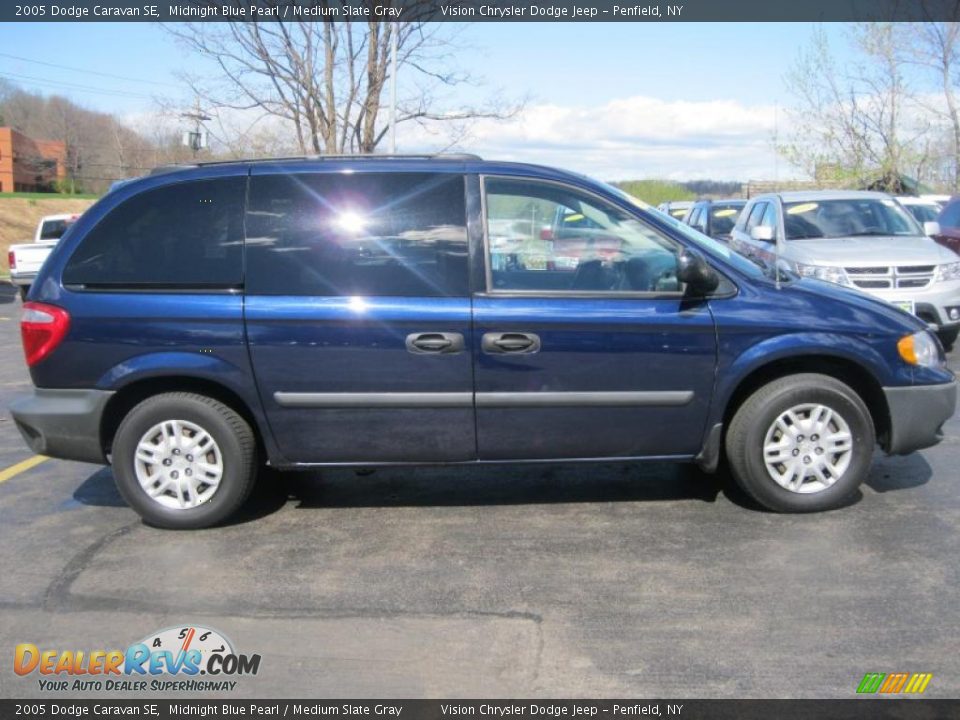 Midnight Blue Pearl 2005 Dodge Caravan SE Photo #14