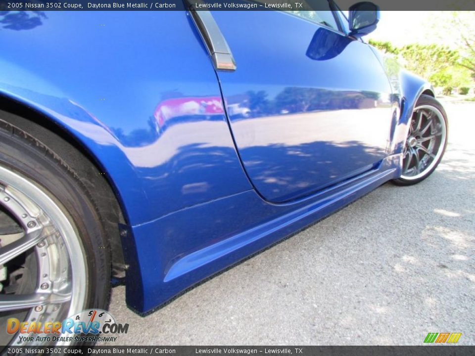 2005 Nissan 350Z Coupe Daytona Blue Metallic / Carbon Photo #24