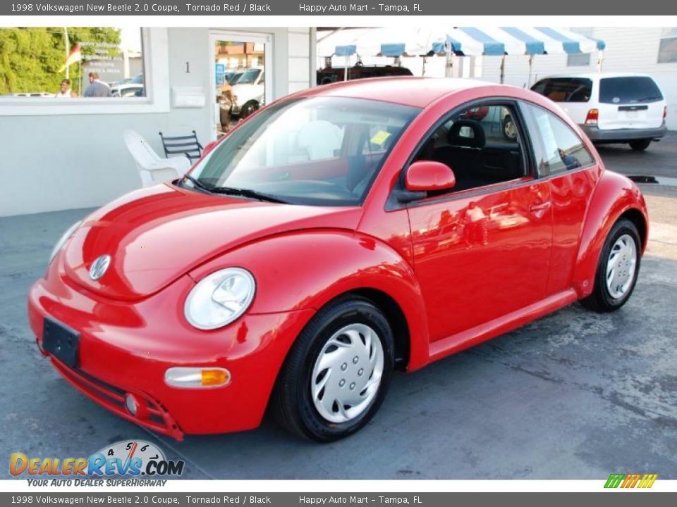Front 3/4 View of 1998 Volkswagen New Beetle 2.0 Coupe Photo #1