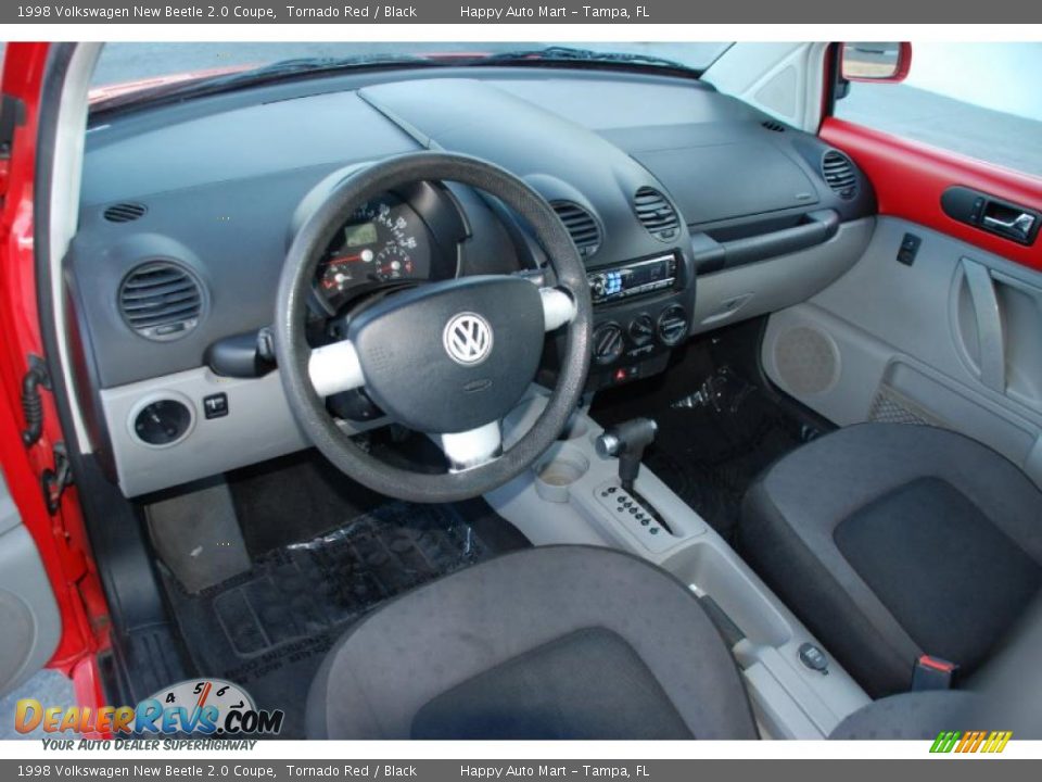 Black Interior - 1998 Volkswagen New Beetle 2.0 Coupe Photo #11