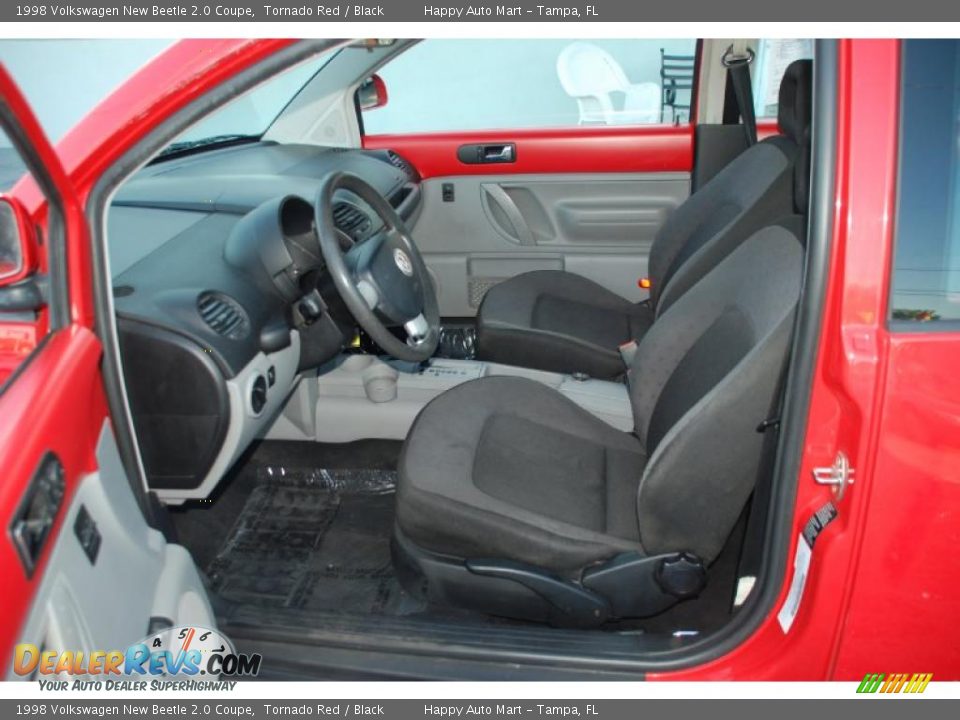 Black Interior - 1998 Volkswagen New Beetle 2.0 Coupe Photo #12