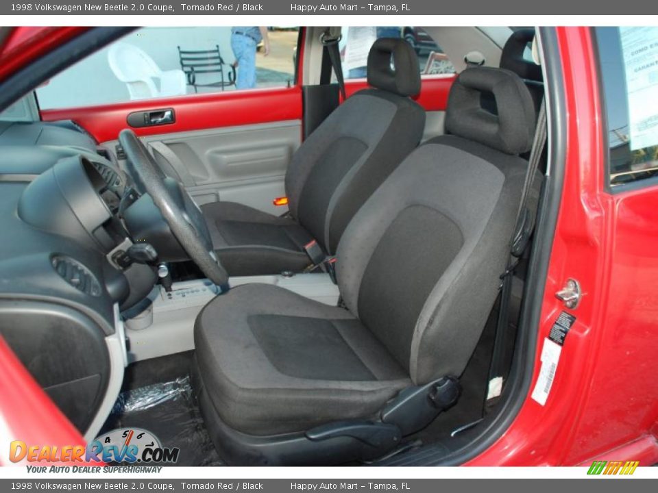 Black Interior - 1998 Volkswagen New Beetle 2.0 Coupe Photo #13