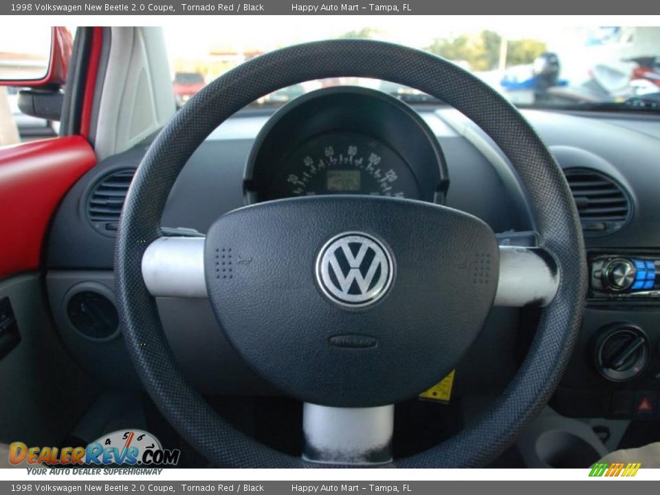 1998 Volkswagen New Beetle 2.0 Coupe Steering Wheel Photo #16