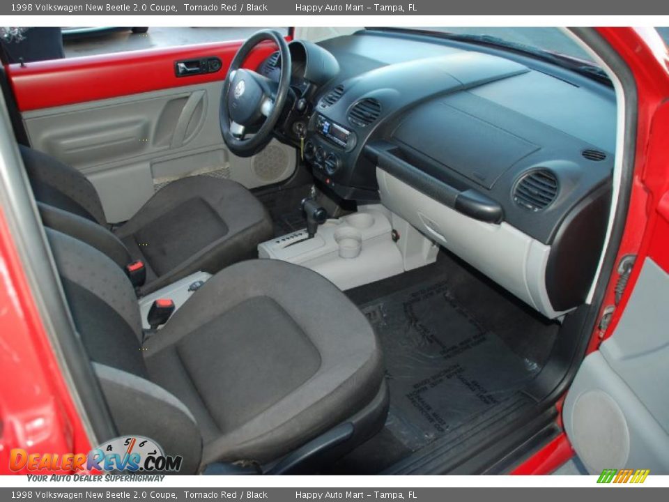 Black Interior - 1998 Volkswagen New Beetle 2.0 Coupe Photo #20