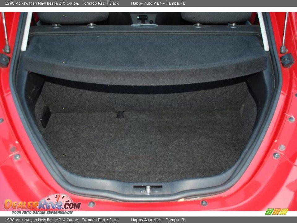 1998 Volkswagen New Beetle 2.0 Coupe Trunk Photo #23