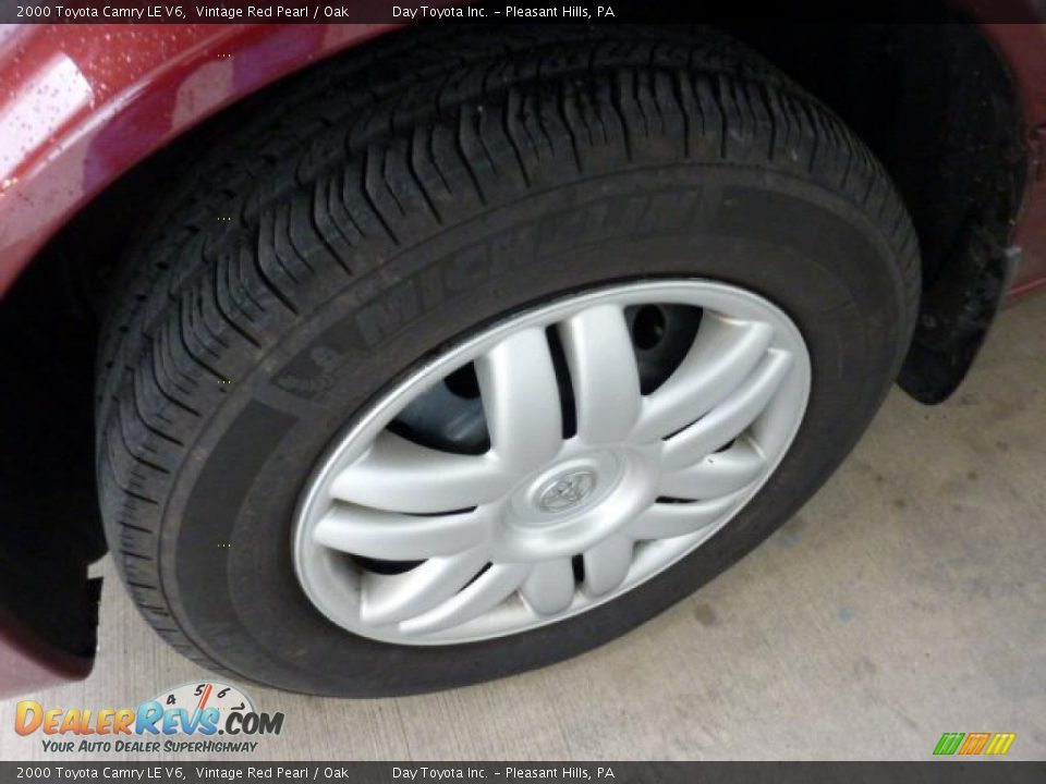 2000 Toyota Camry LE V6 Vintage Red Pearl / Oak Photo #7