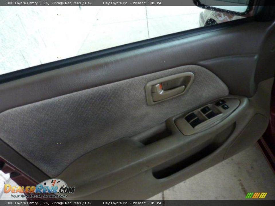 2000 Toyota Camry LE V6 Vintage Red Pearl / Oak Photo #11