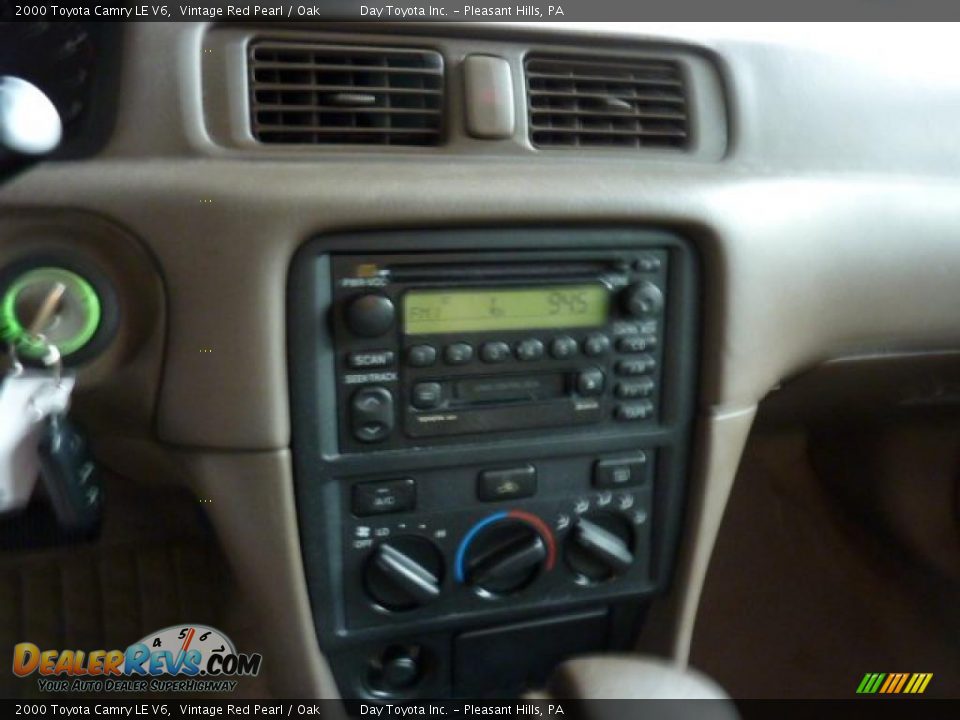 2000 Toyota Camry LE V6 Vintage Red Pearl / Oak Photo #13