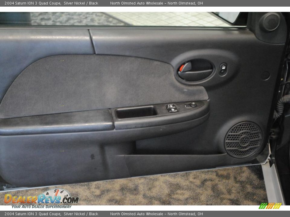 2004 Saturn ION 3 Quad Coupe Silver Nickel / Black Photo #19