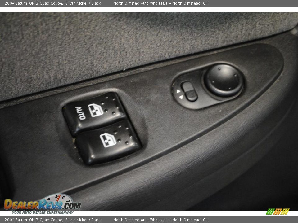 2004 Saturn ION 3 Quad Coupe Silver Nickel / Black Photo #20