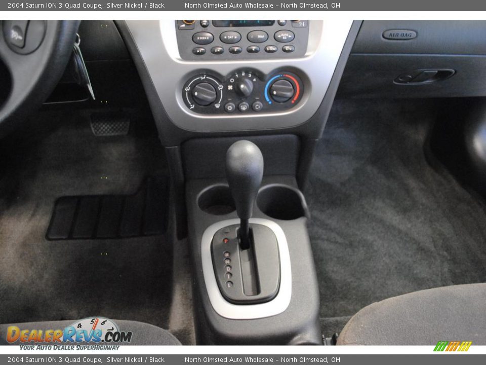 2004 Saturn ION 3 Quad Coupe Shifter Photo #27