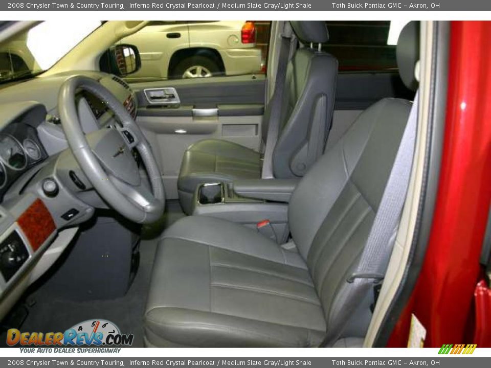 2008 Chrysler Town & Country Touring Inferno Red Crystal Pearlcoat / Medium Slate Gray/Light Shale Photo #4