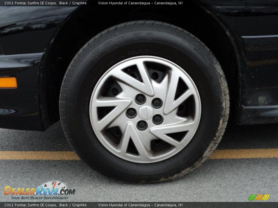 2001 Pontiac Sunfire SE Coupe Black / Graphite Photo #18