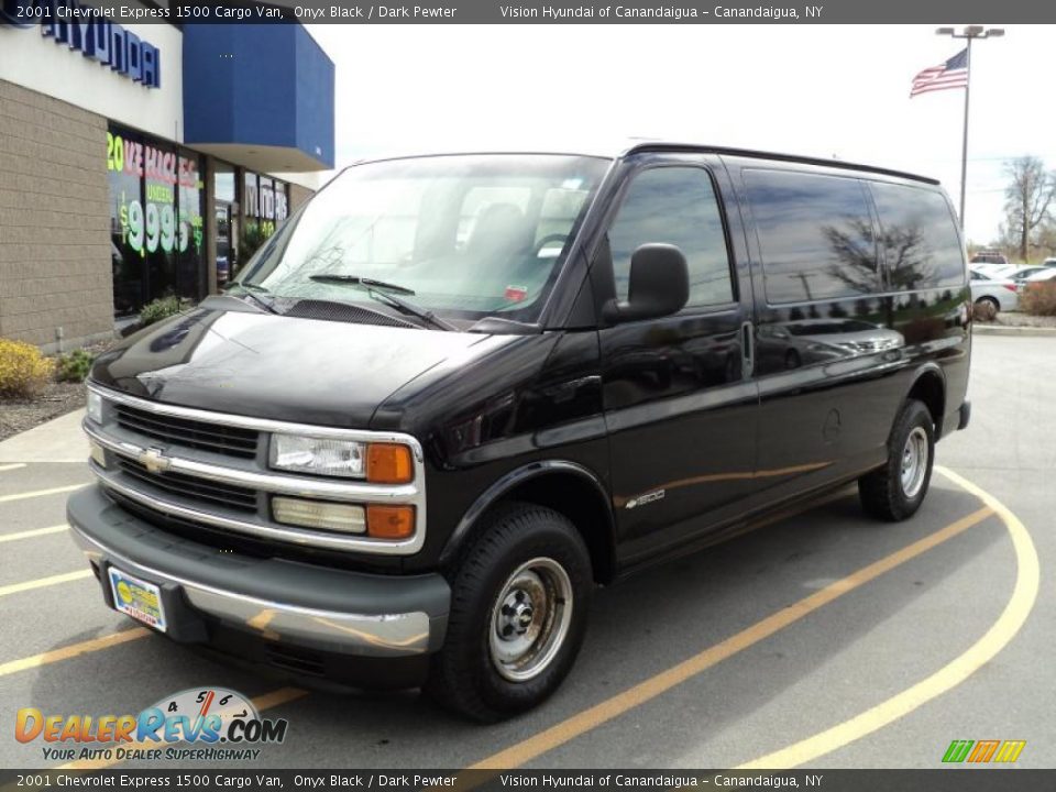 Front 3/4 View of 2001 Chevrolet Express 1500 Cargo Van Photo #1