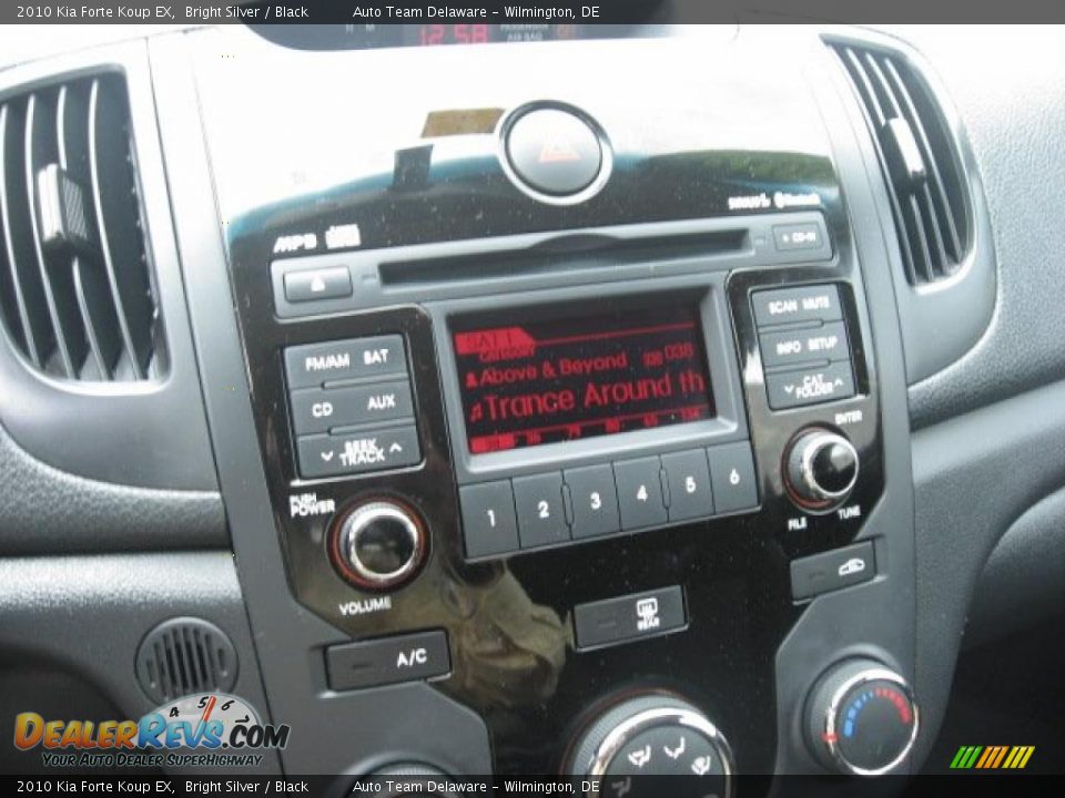 2010 Kia Forte Koup EX Bright Silver / Black Photo #26