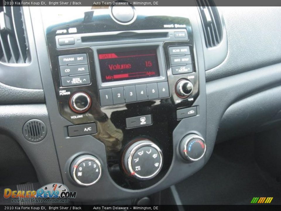 Controls of 2010 Kia Forte Koup EX Photo #27